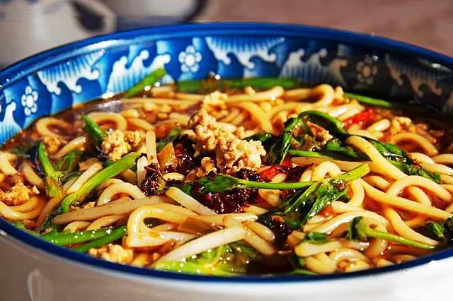 從昆明出發(fā)，一路向南“逛吃逛吃”     昆明年會策劃
